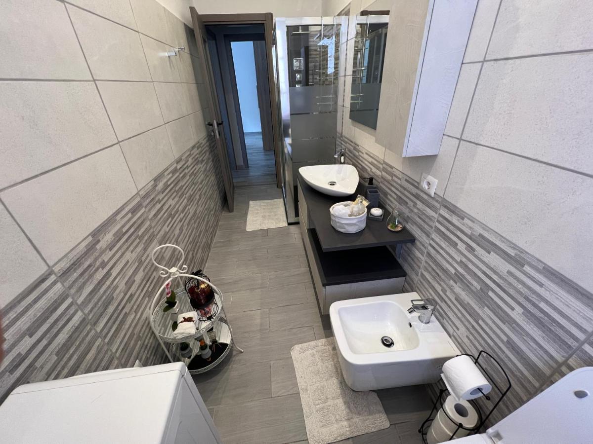 アローナCasa Di Afi, Perfect For 4 - Kitchen - Parking - Netflixアパートメント エクステリア 写真