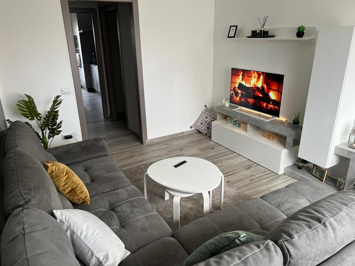 アローナCasa Di Afi, Perfect For 4 - Kitchen - Parking - Netflixアパートメント エクステリア 写真