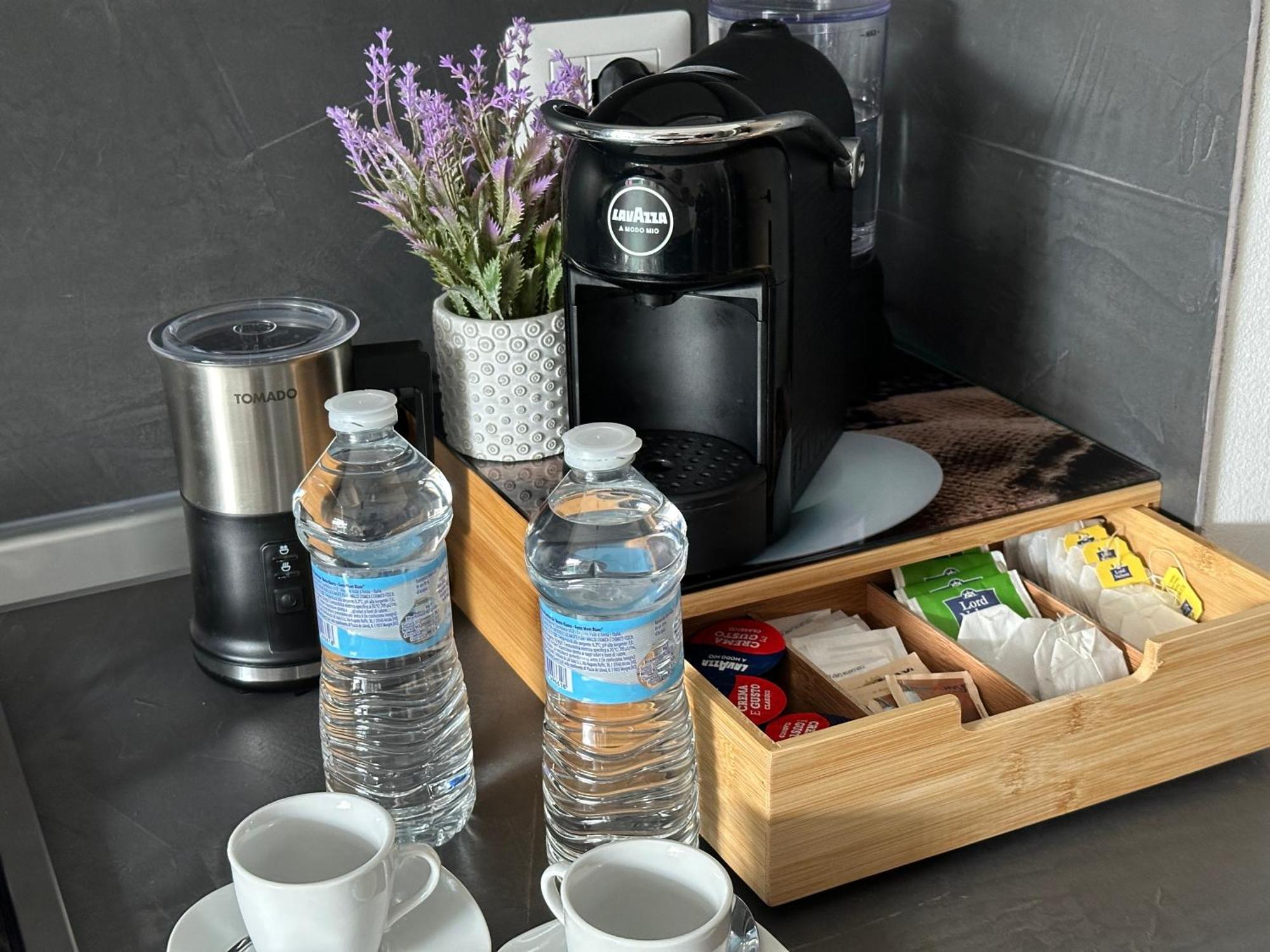 アローナCasa Di Afi, Perfect For 4 - Kitchen - Parking - Netflixアパートメント エクステリア 写真
